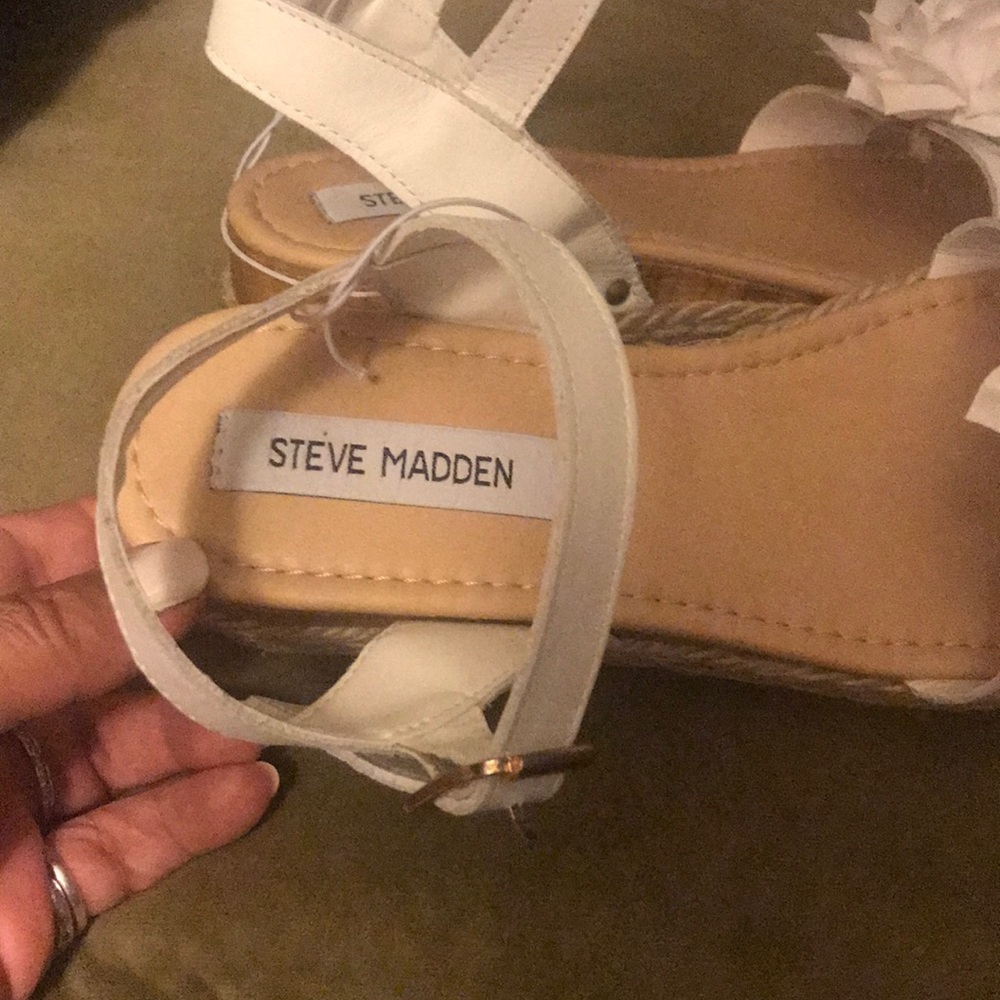 Steve Madden sandals - Picture 2 of 3